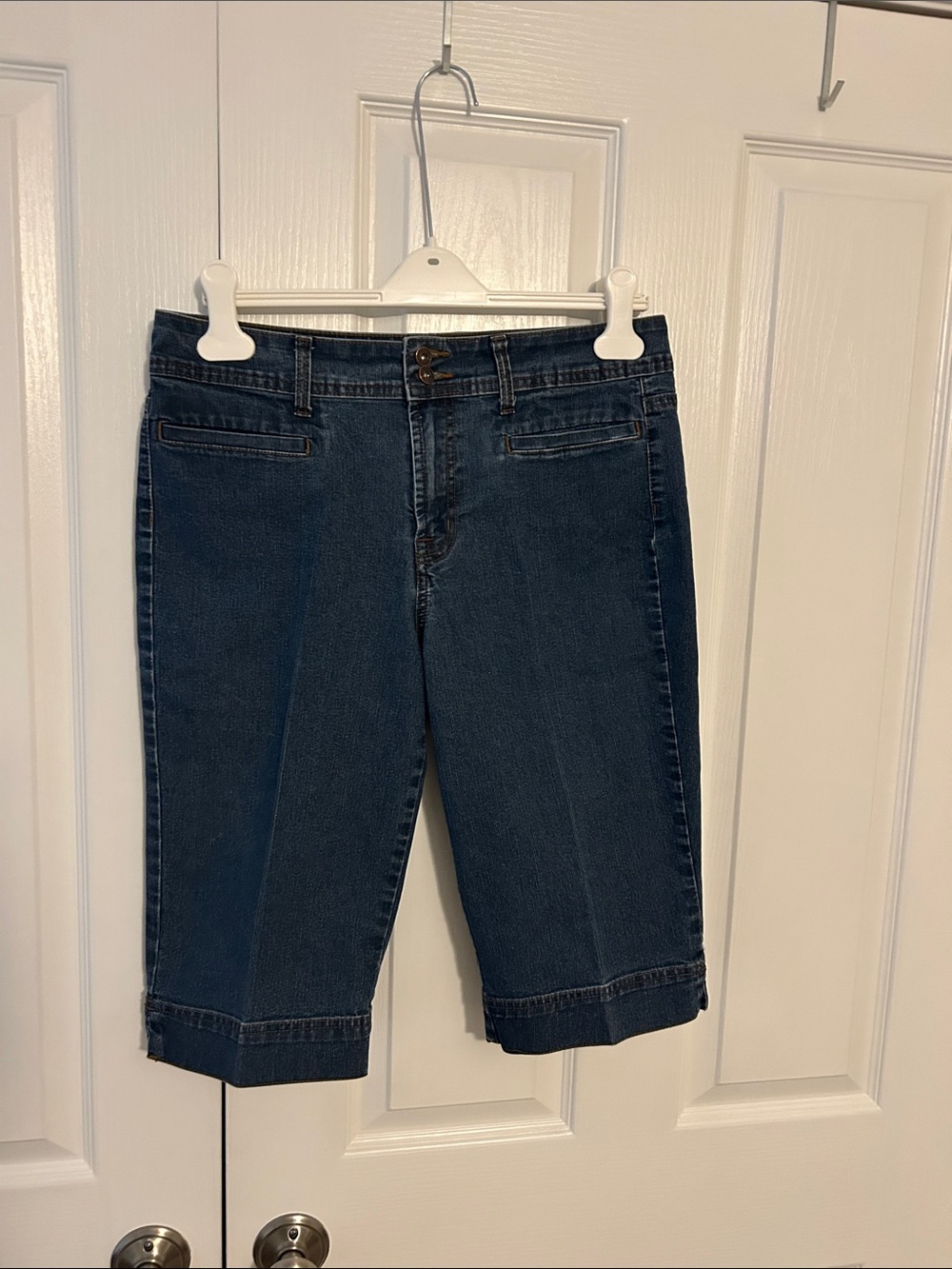 Bandolinoblu Women’s Dark Wash Denim Bermuda Shorts Size 10